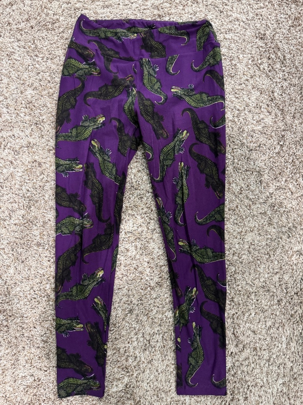 LuLaRoe gators leggings with purple background and green gators OS fits 2-10